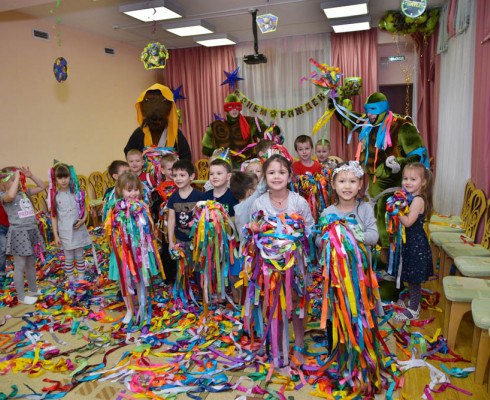 Черепашки ниндзя с Учителем Сплинтором на празднике у Дениса.