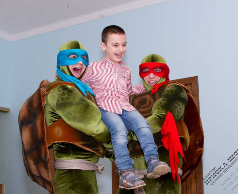 Черепашки Ниндзя на празднике у Айрика