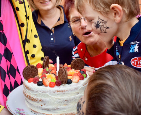 Клоуны на празднике у Вити Клоуны на празднике у Вити